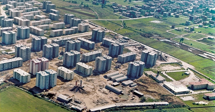 Emlak Bank Yahya Kaptan Public Housing (1991)